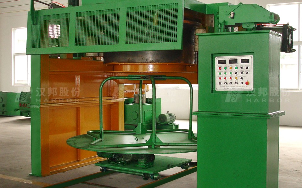 Inverted wire drawing machine